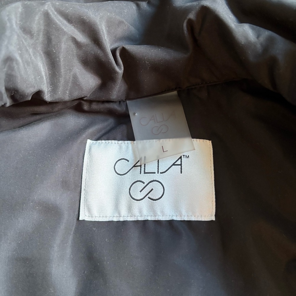 CALIA by Carrie Underwood Black Puffer Vest - Picture 7 of 7